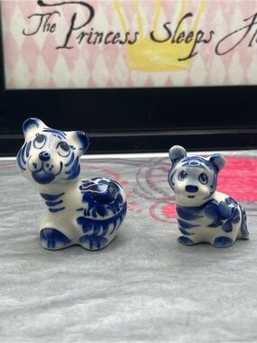 Gzhel Mother Tiger & Baby Russian Figurines GUC